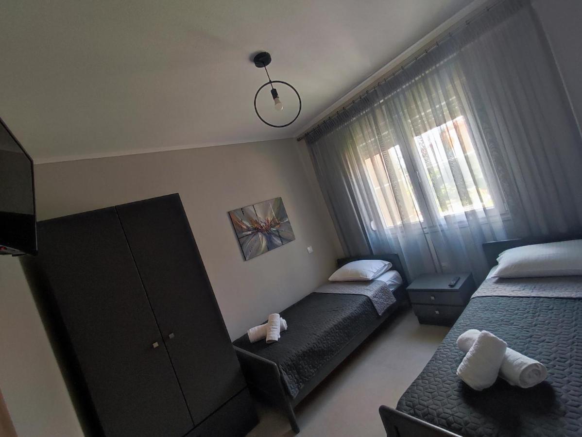 A & F Apartments - Ari'S House Kalyves Polygyrou エクステリア 写真